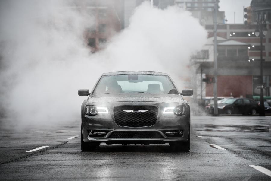  Chrysler 300S Sport Appearance Package (LX2) 2016 года  (фото 21 из 27)